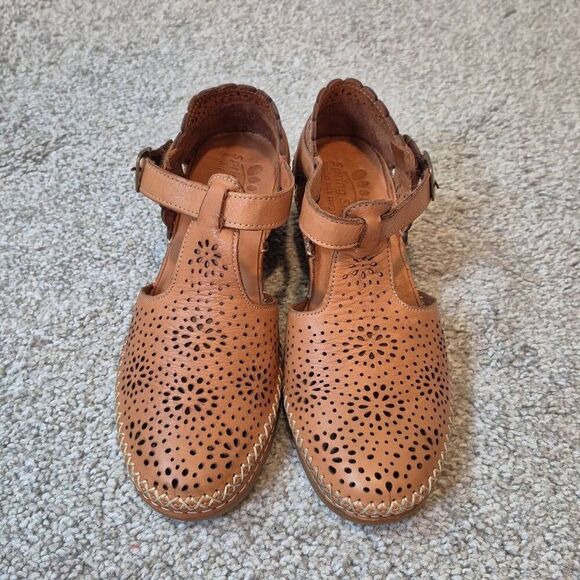 Spring Step Women's Size 6 Leather Ankle Strap Wedges Sandals - Picture 2 of 8